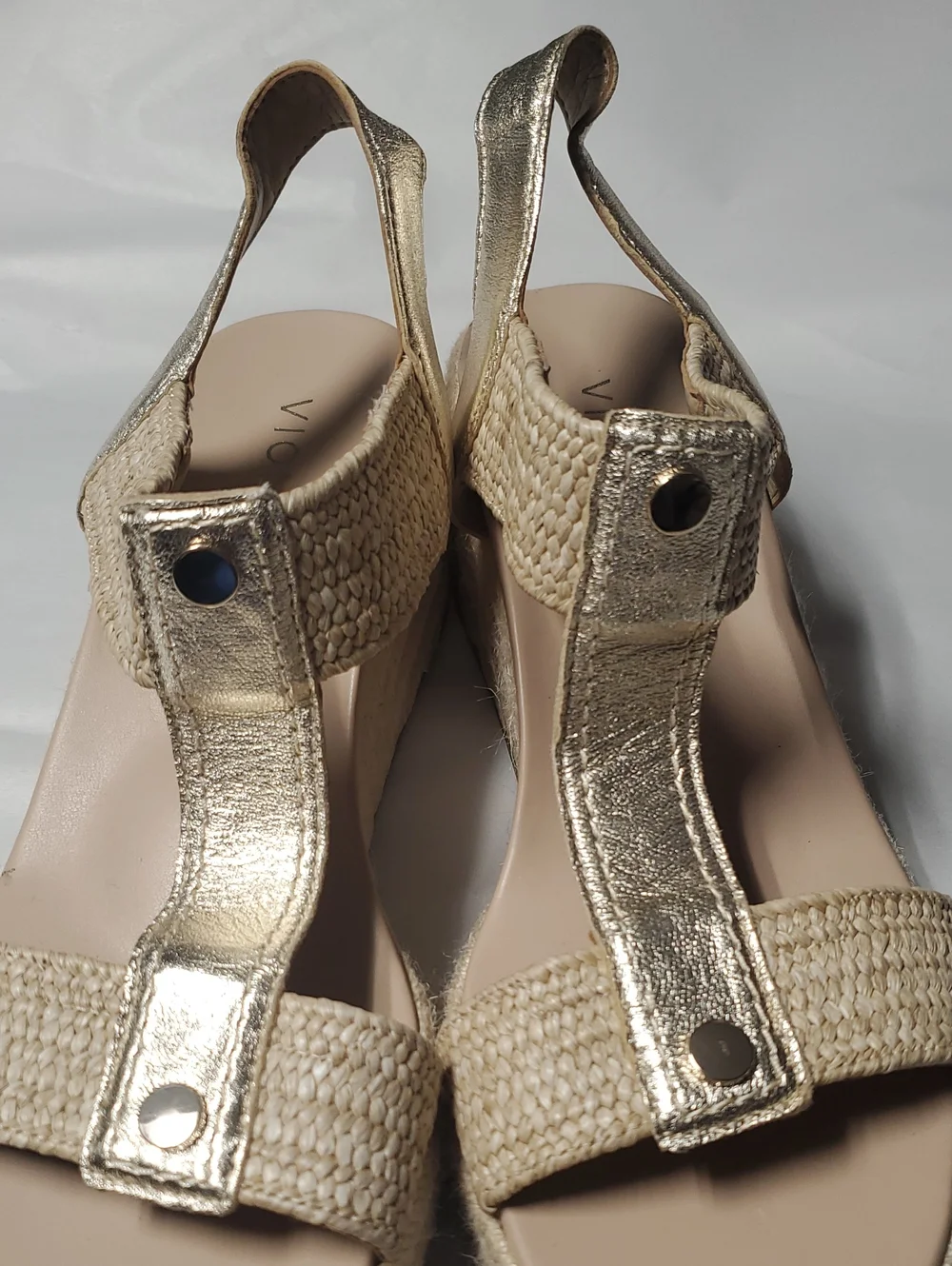 Vionic Calera Espadrille Wedge Sandals Size 9.5 Summer Style Gold Leather Resort
